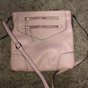 APT.9 LIGHT PINK LEATHER & GOLD ZIPPER HANDBAG
